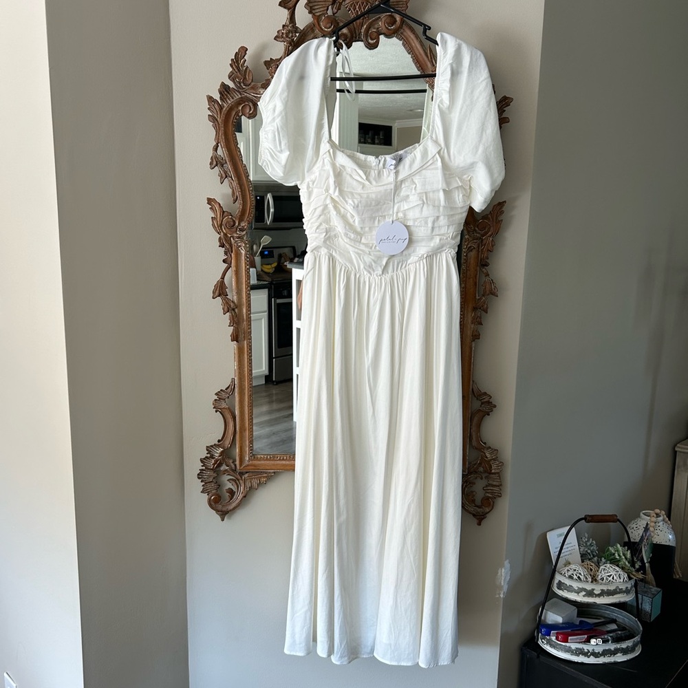 Petal & Pup White Cassady Dress size Medium never worn. NWT.